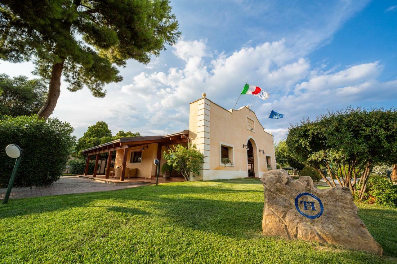 Th Marina Di Sibari - Baia Degli Achei Village מראה חיצוני תמונה